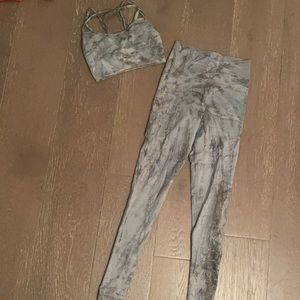 Grey Tue dye/marble workout set